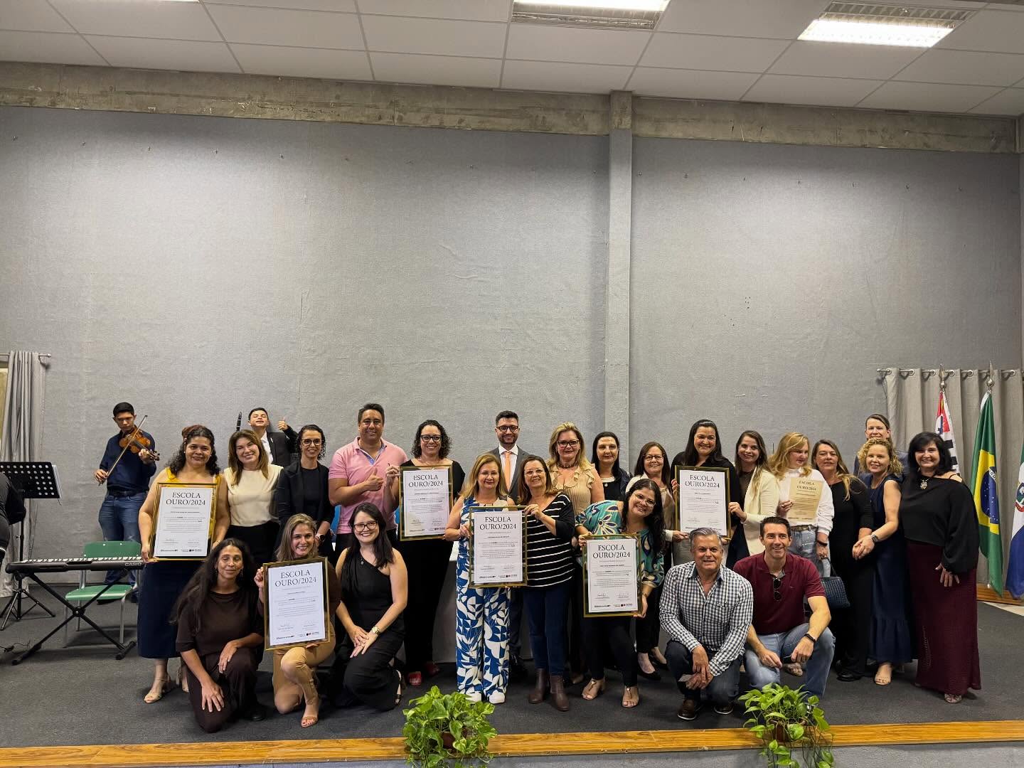 Municípios do Consórcio AMVAPA são reconhecidos com o Prêmio Escola Ouro