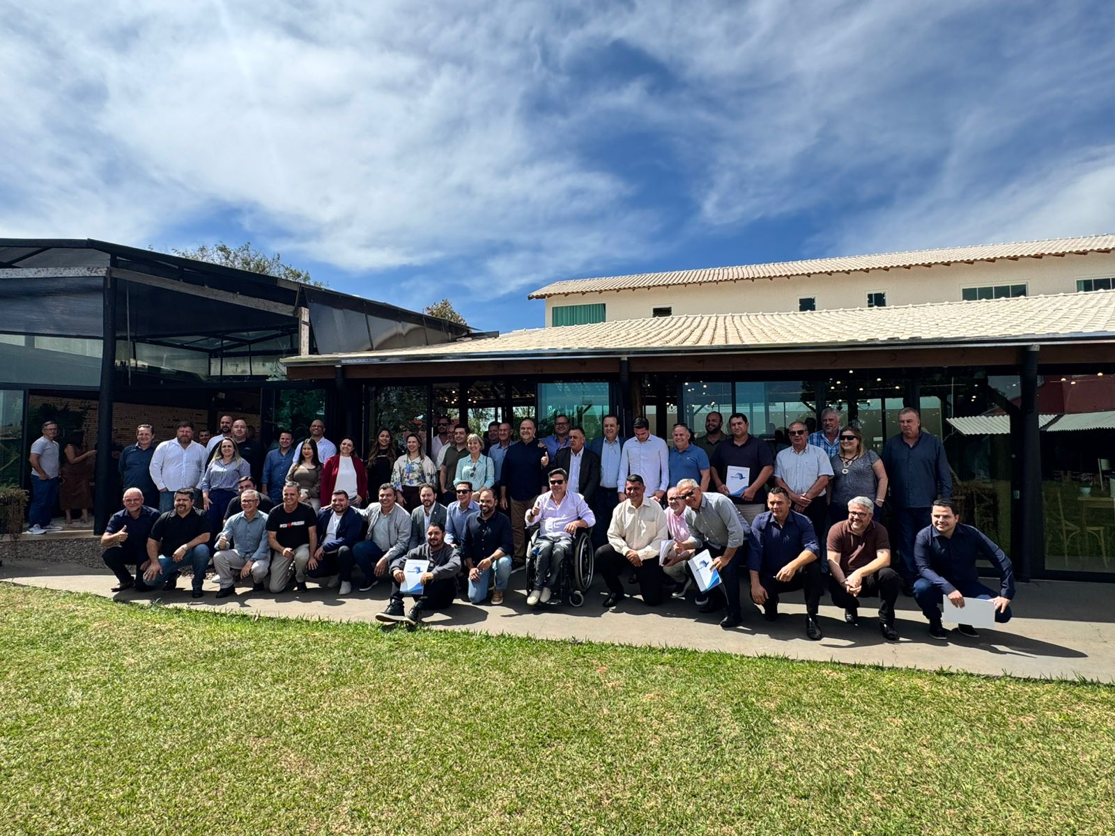 Secretário de Estado da Saúde participa de encontro do Consórcio AMVAPA em Piraju