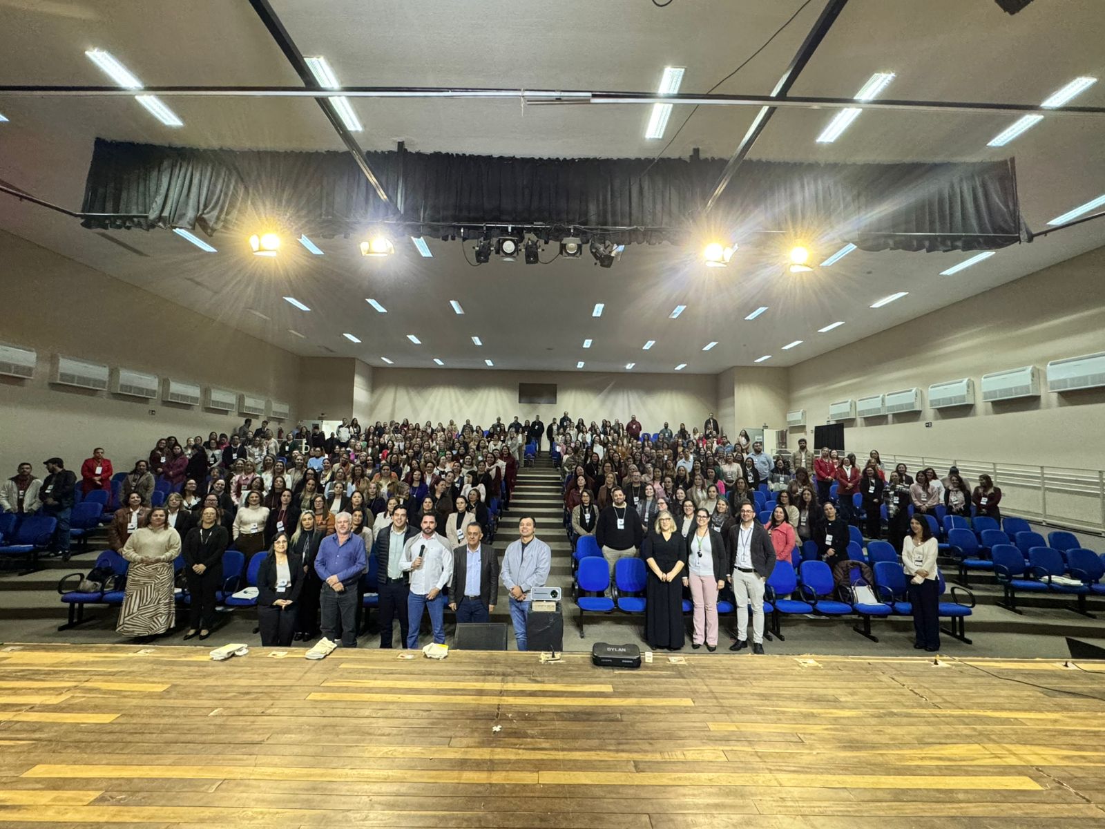 Piraju recebe 7º Seminário AMVAPA Educa com participação de mais de 300 profissionais da educação