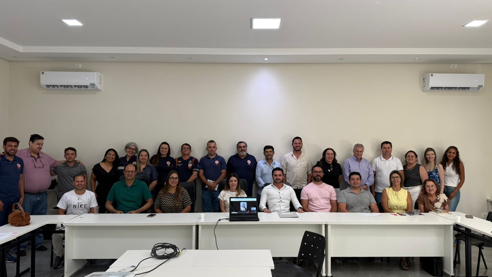 Reunião no Consórcio AMVAPA marca início da estruturação da Câmara Técnica da Saúde